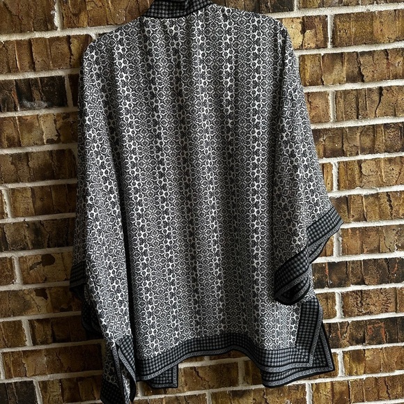 Max Studio Black and Gray Patterned Poncho - Picture 7 of 8
